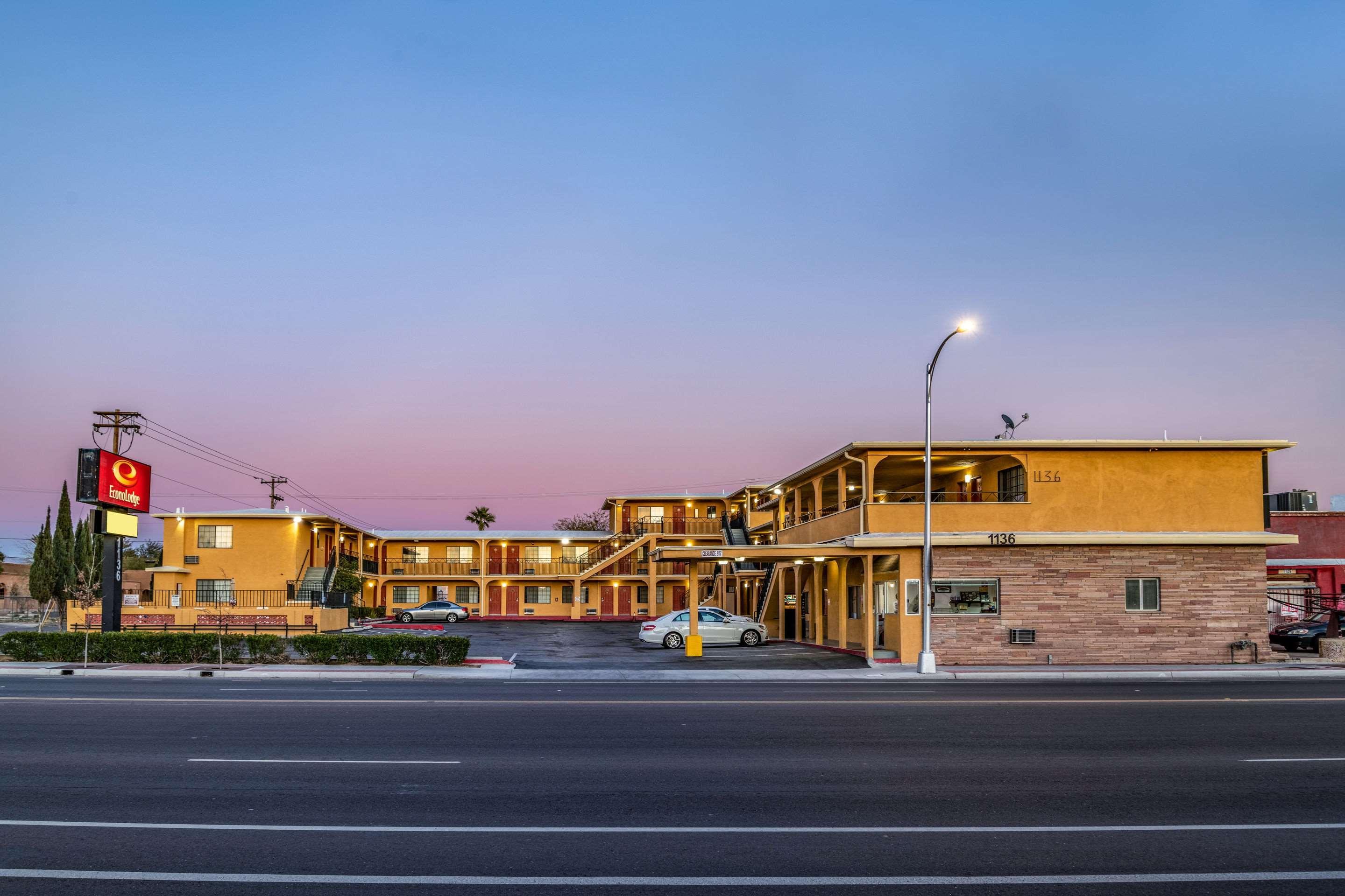 Econo Lodge University Tucson Exterior photo