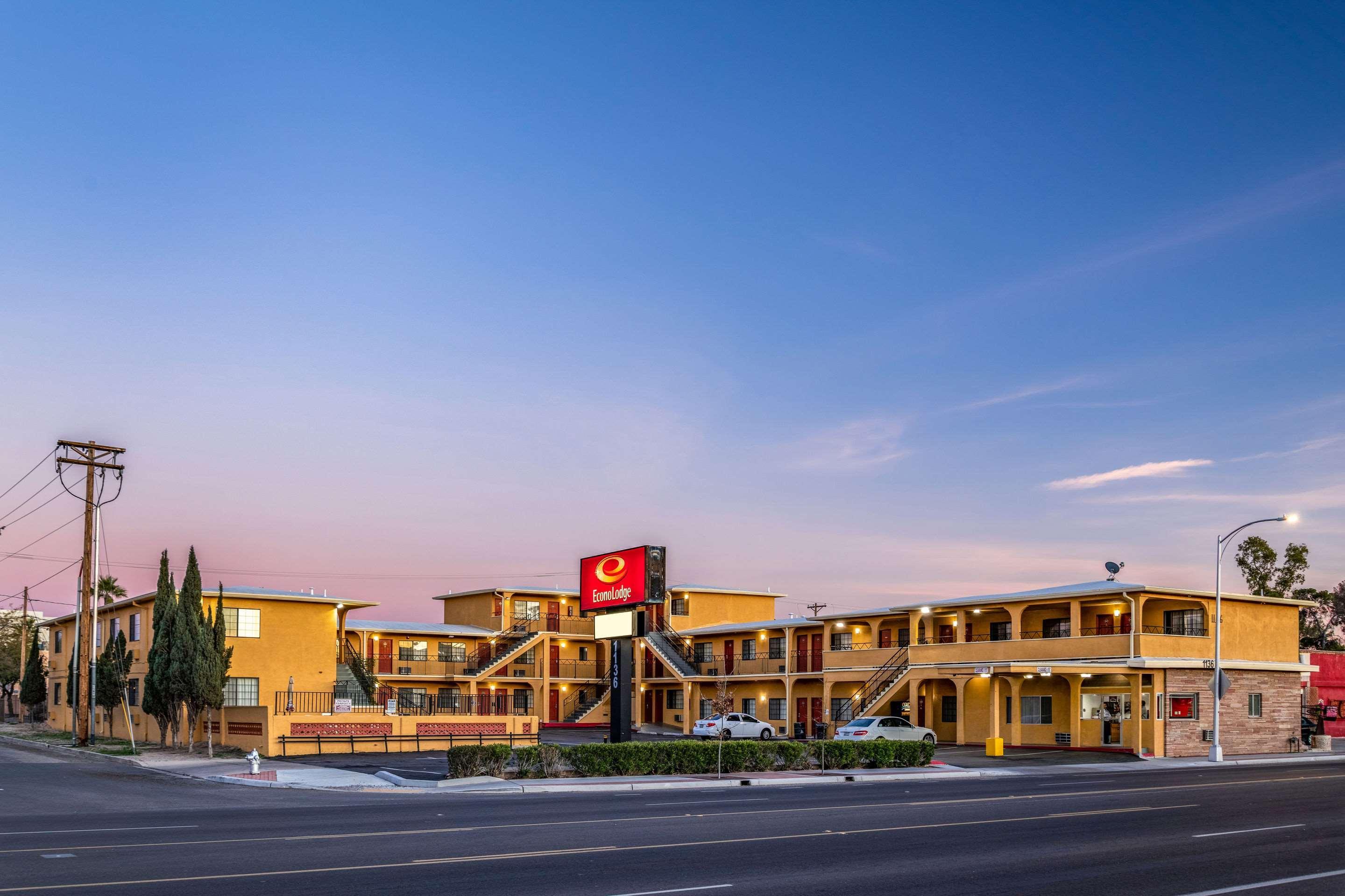 Econo Lodge University Tucson Exterior photo