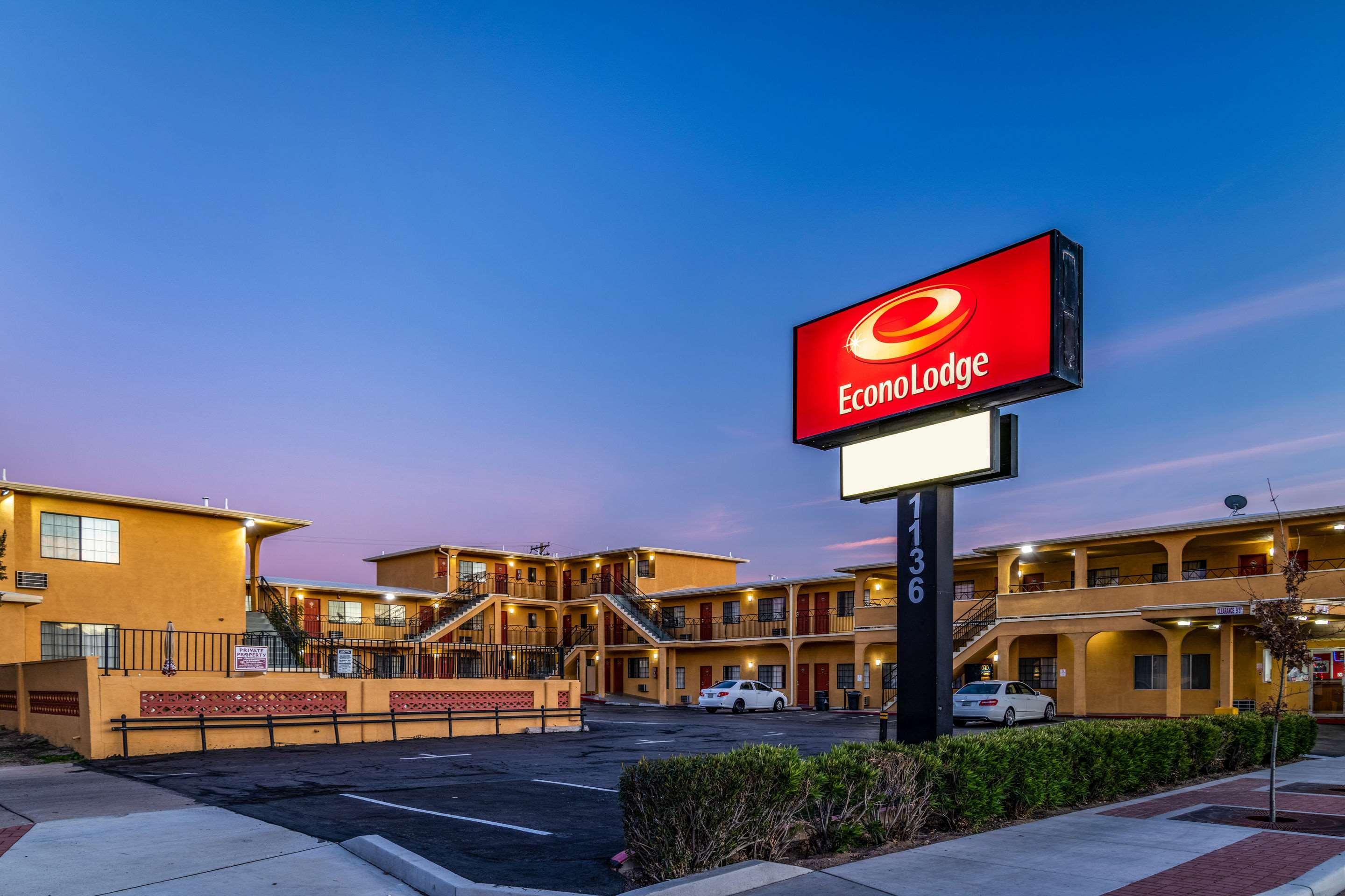 Econo Lodge University Tucson Exterior photo